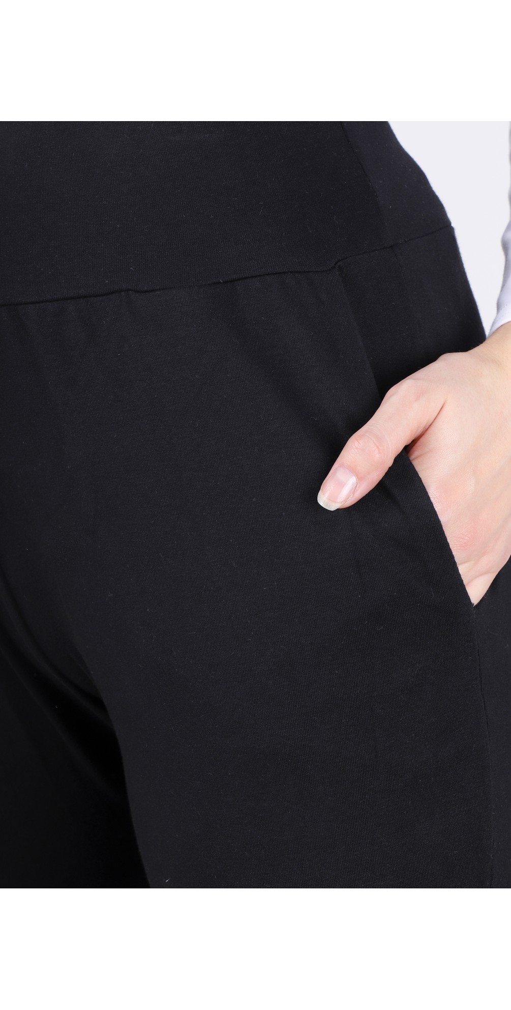 Chalk Robyn Jersey Pant in Black