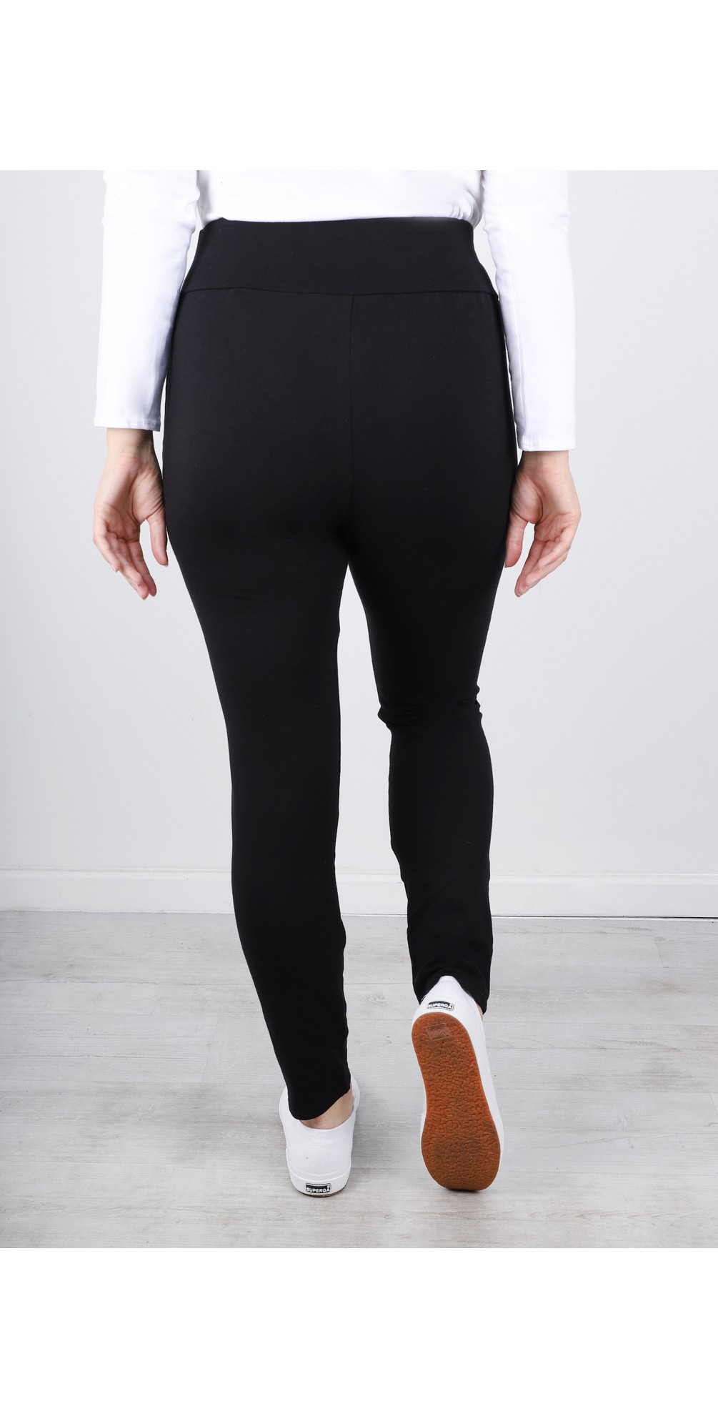 Chalk Robyn Jersey Pant in Black