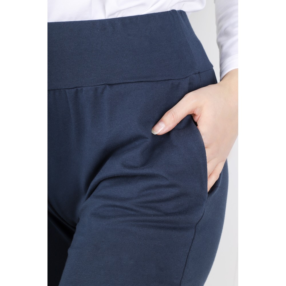 Chalk Robyn Jersey Pant in Navy