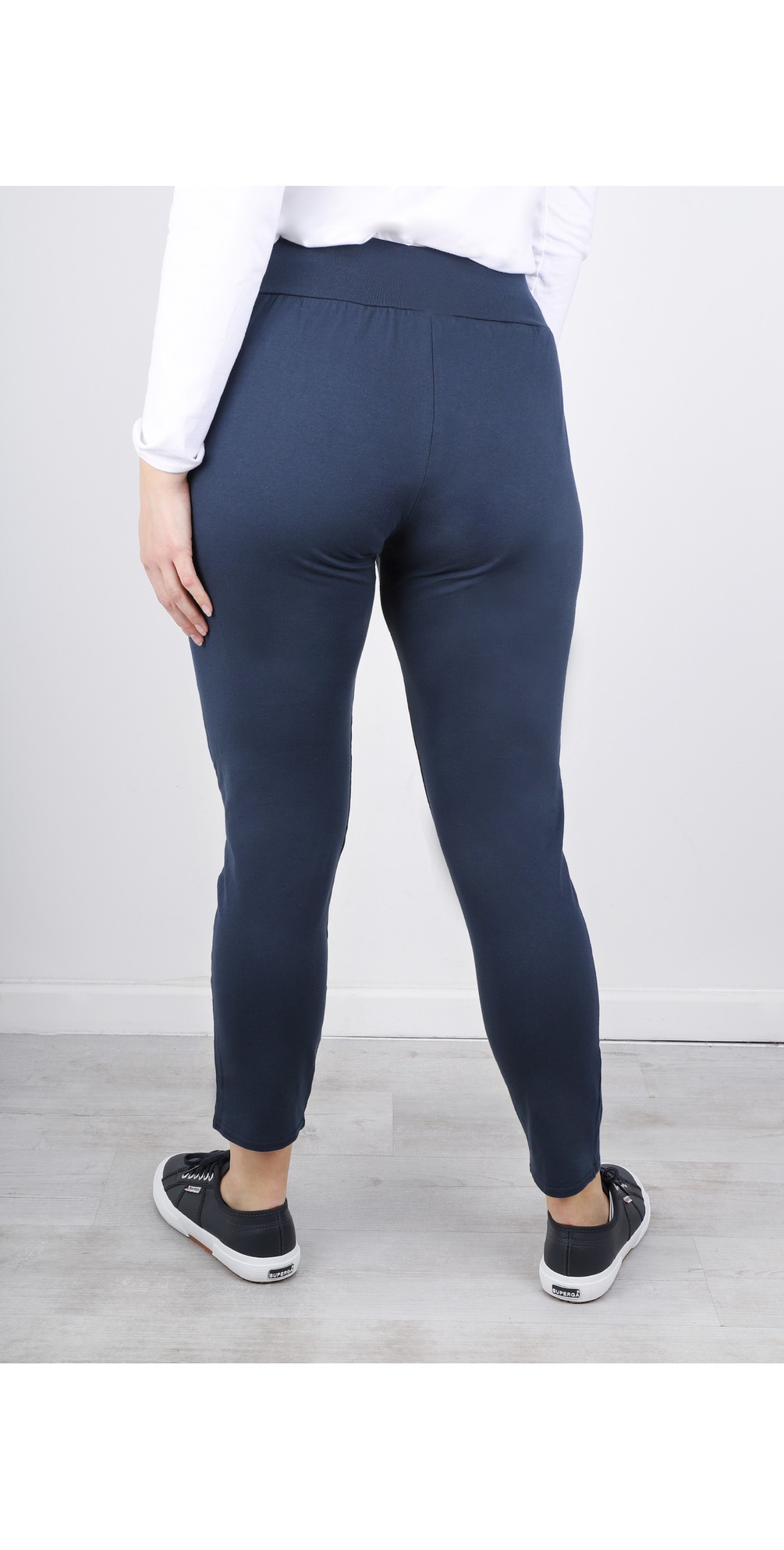 Chalk Robyn Jersey Pant in Navy