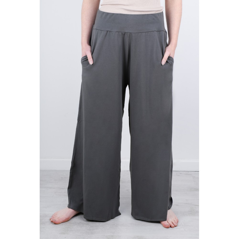 Chalk Luna Pant in Charcoal