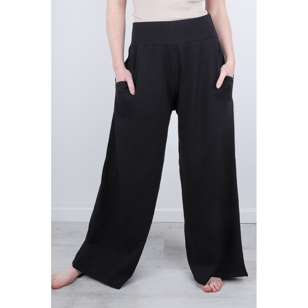 Chalk Luna Pant in Black