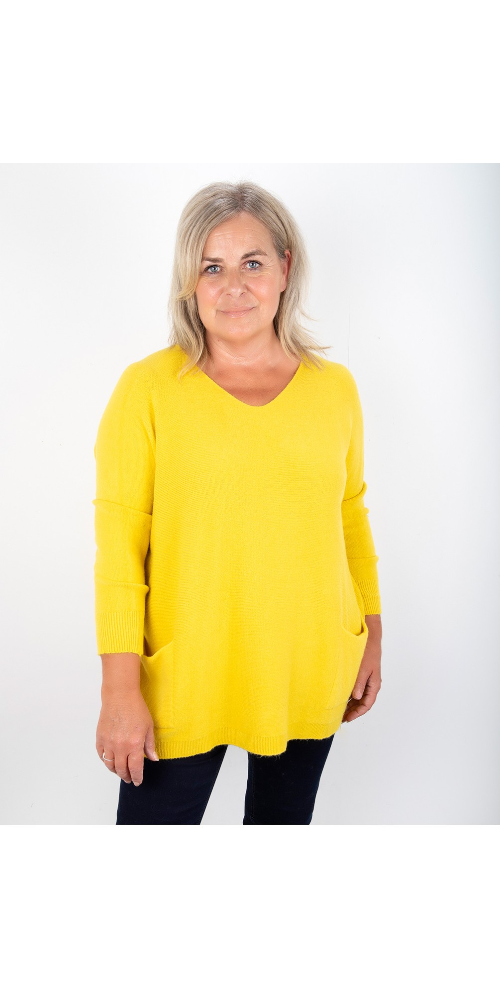 Amazing Woman Caryf X Round Neck Pocket Front Oversized Knit Jumper Off White 181