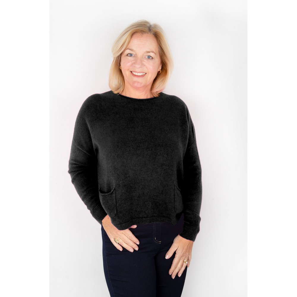 Amazing Woman Jodie Black Front Pocket Supersoft Knit Jumper Black 