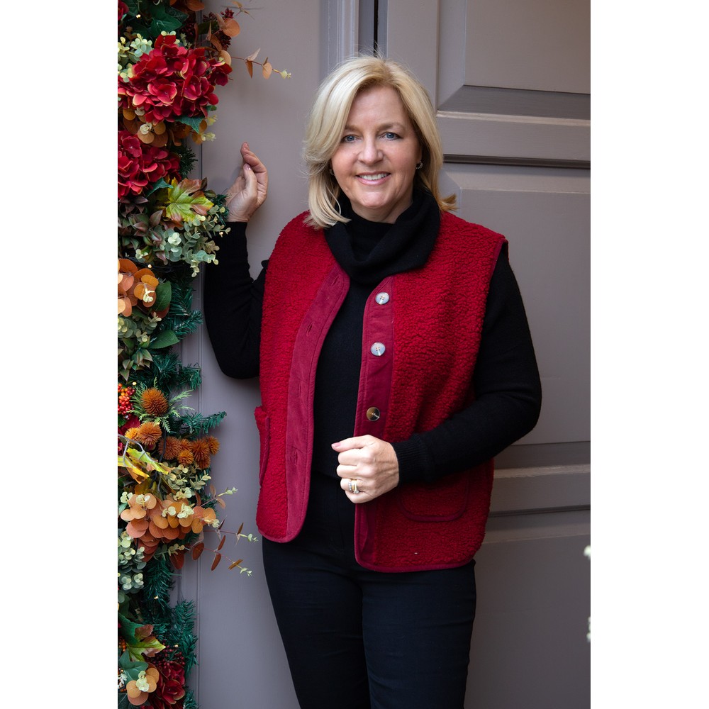 Amazing Woman Teddy Borg Fleece Gilet Berry Red Rouge