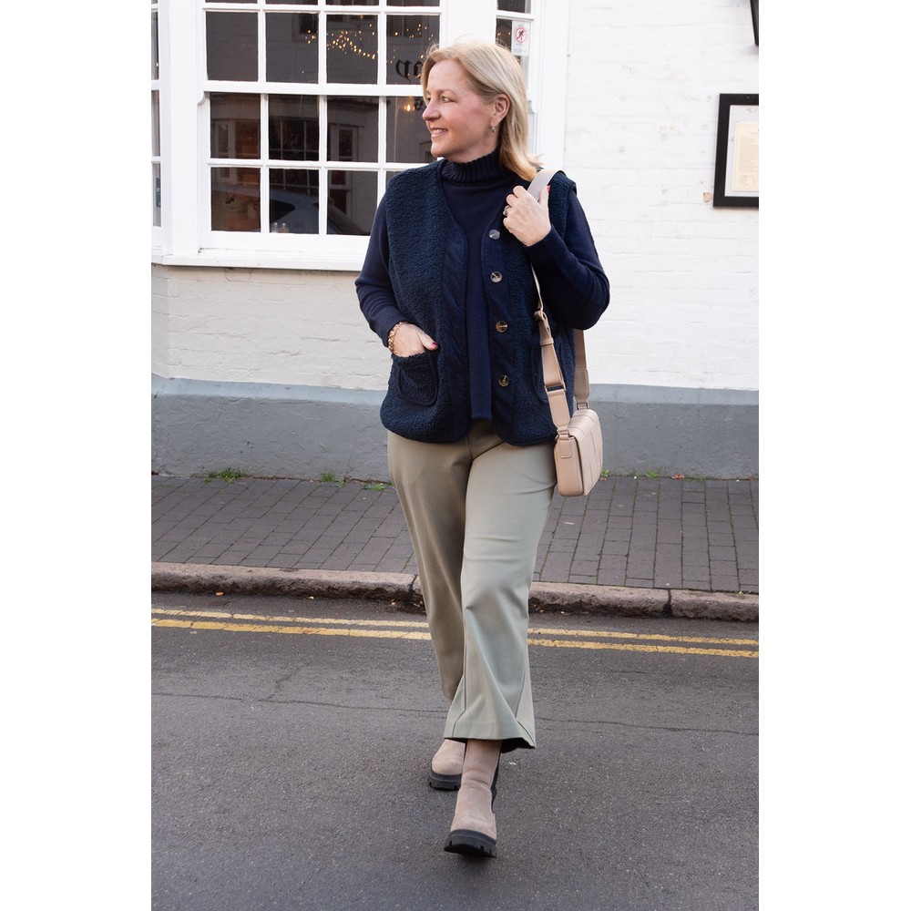 Amazing Woman Teddy Borg Fleece Gilet Dark Navy