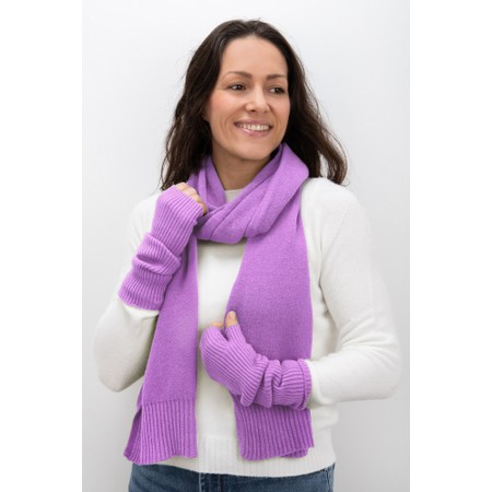 Amazing Woman Erica Fingerless Ribbed Gloves - Purple