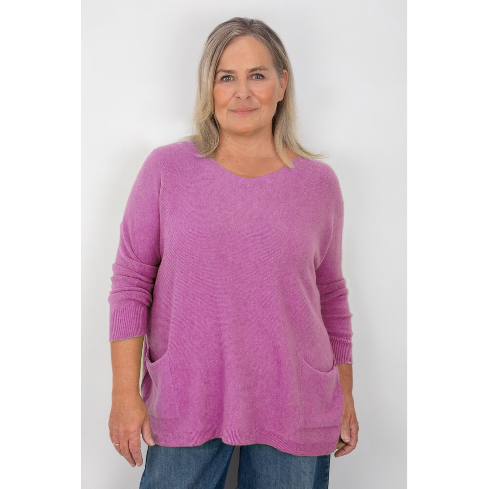 Amazing Woman Caryf X Crocus Round Neck Oversized Jumper Crocus