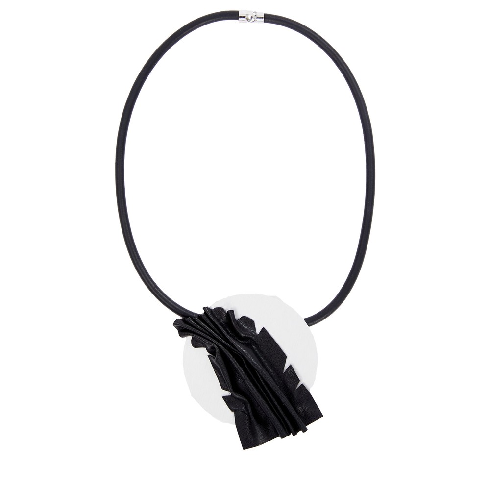 Naya Naya Suede Feather Trim Disc Necklace Black / Silver 