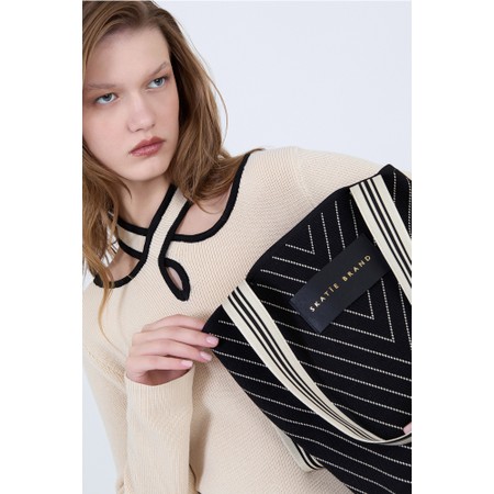 Skatie Jacquard Black Tote Bag - Black