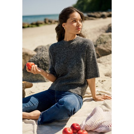 KAFFE Aemilie Cropped Knit Pullover - Black