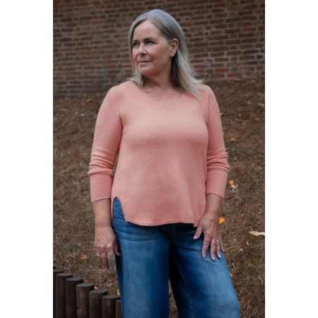 Amazing Woman Perrie Blusher V Neck Jumper - Pink