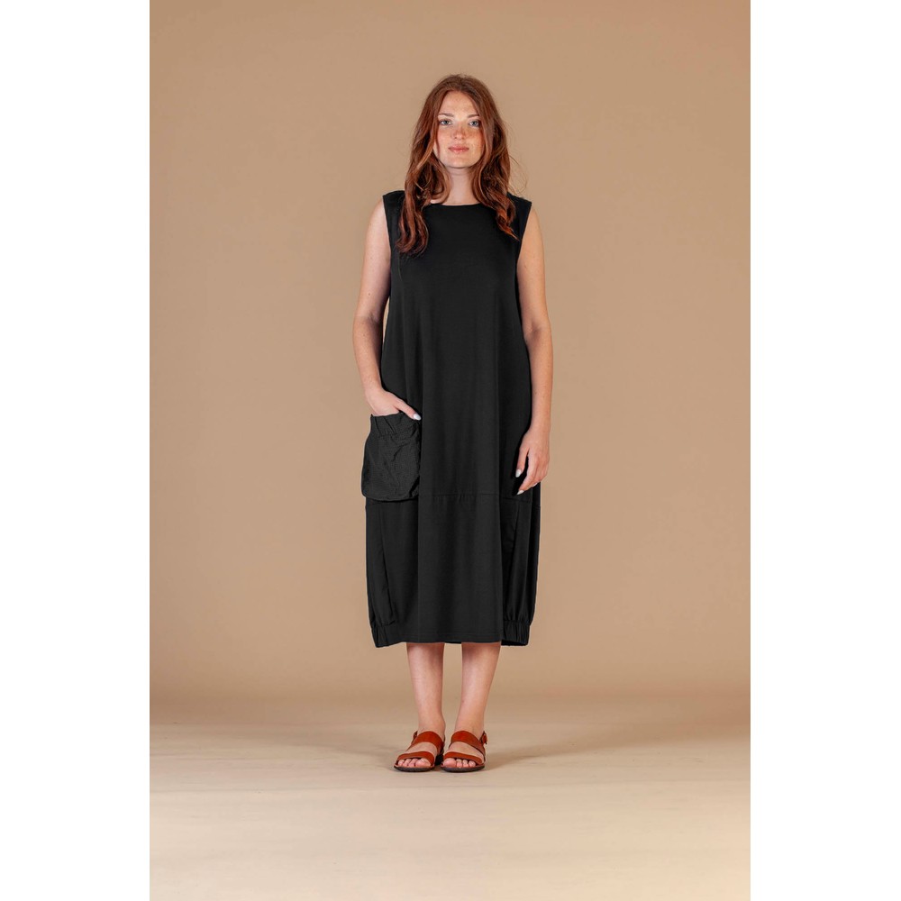 Mama B Venerdi Nero Contrast Crush Pocket Dress Nero