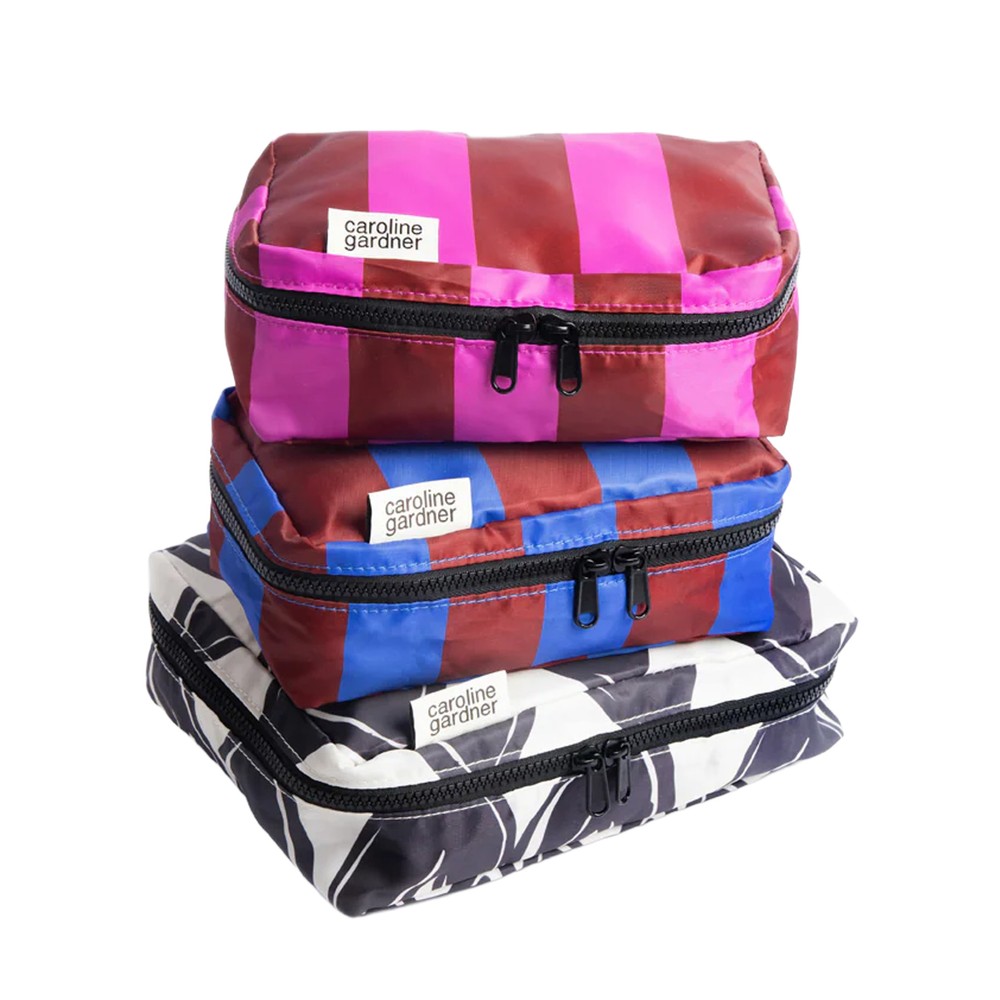 Caroline Gardner Mono Linked Hearts & Stripe Set of 3 Small Packing Cubes Mono Hearts