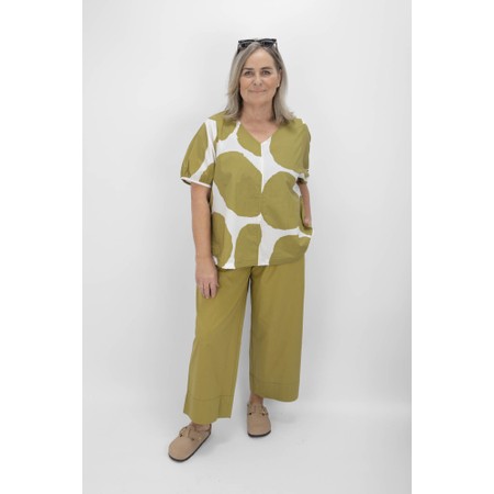 Tirelli Chartreuse And White Print V Neck Bishop Sleeve Poplin Top - White
