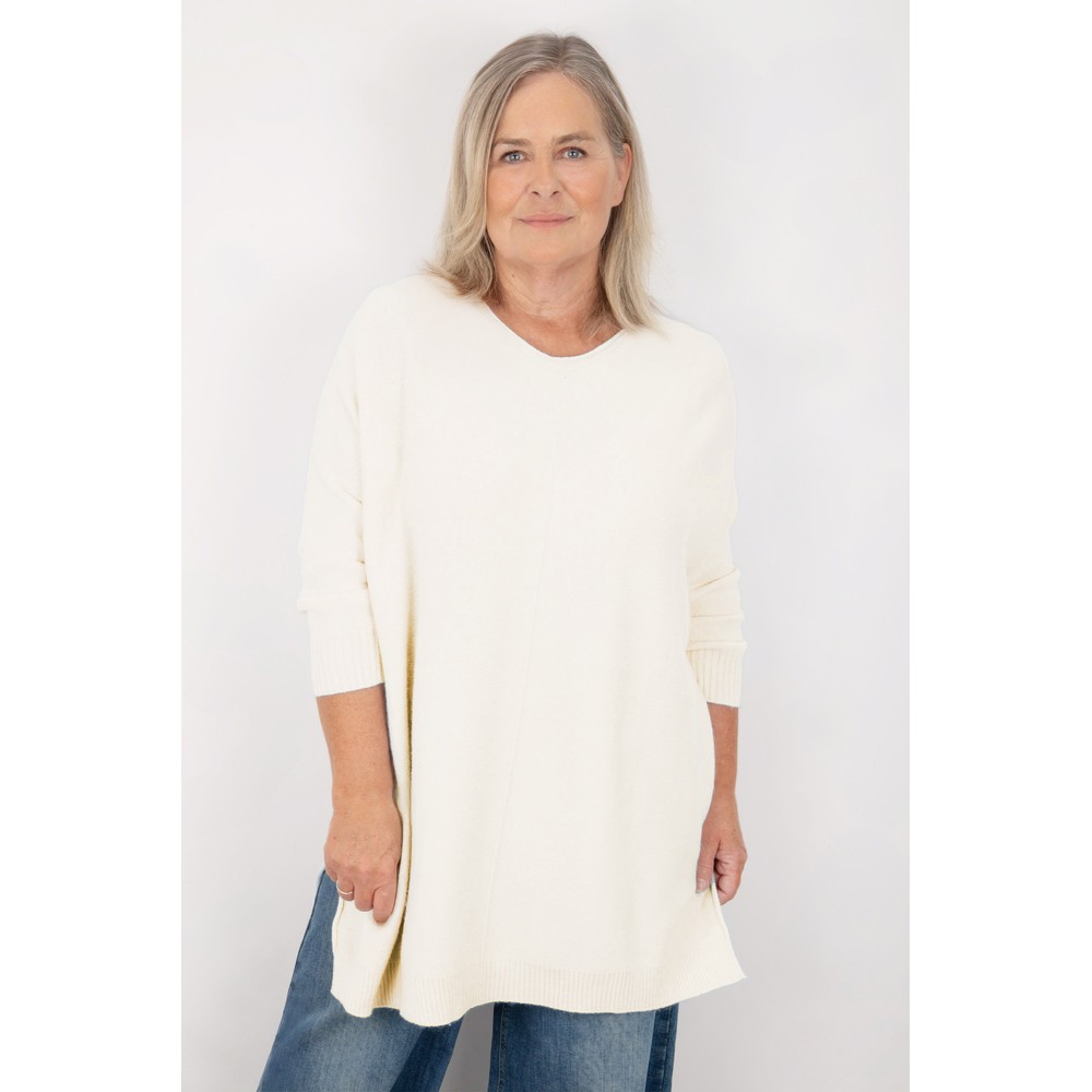 Amazing Woman Cassi X Panna Cream Round Neck Front Seam Knit Cream Panna 