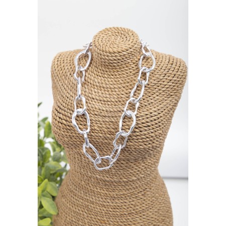 Eliza Gracious Burnished Silver Short Chain Link Necklace - Metallic