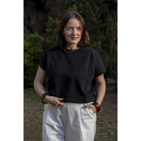 Chalk Wei Plain Black Top - Black