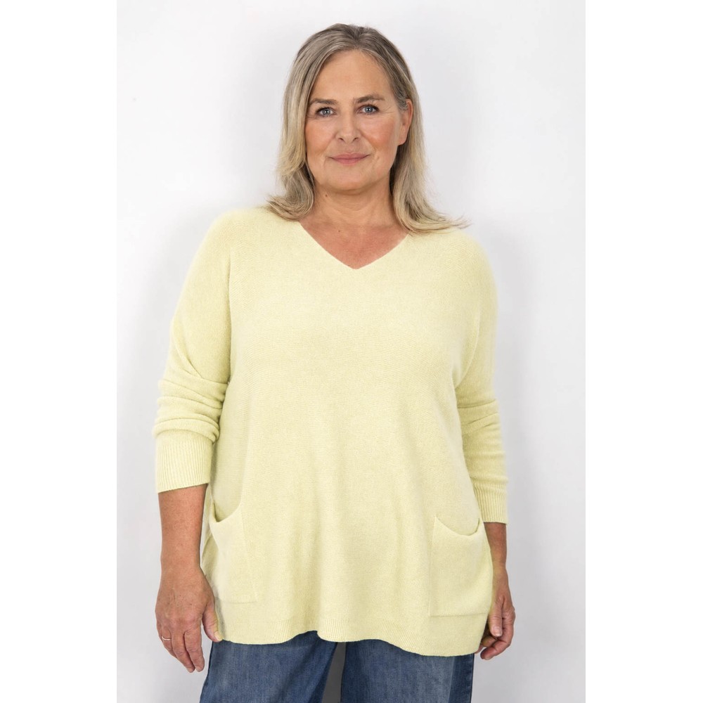 Amazing Woman Caryf X Pale Lemon Round Neck Oversized Jumper Pale Lemon 