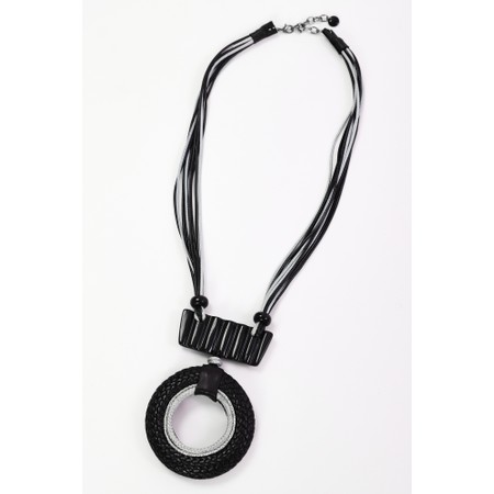 Naya Naya Circle Bar Trim Necklace - Black