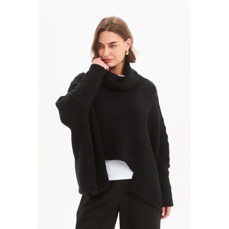 Tirelli Oversized Black Step Hem Crop Knit - Black